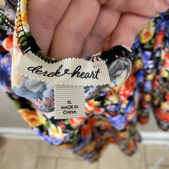 Floral Halter Jumpsuit - Picture 4 of 5